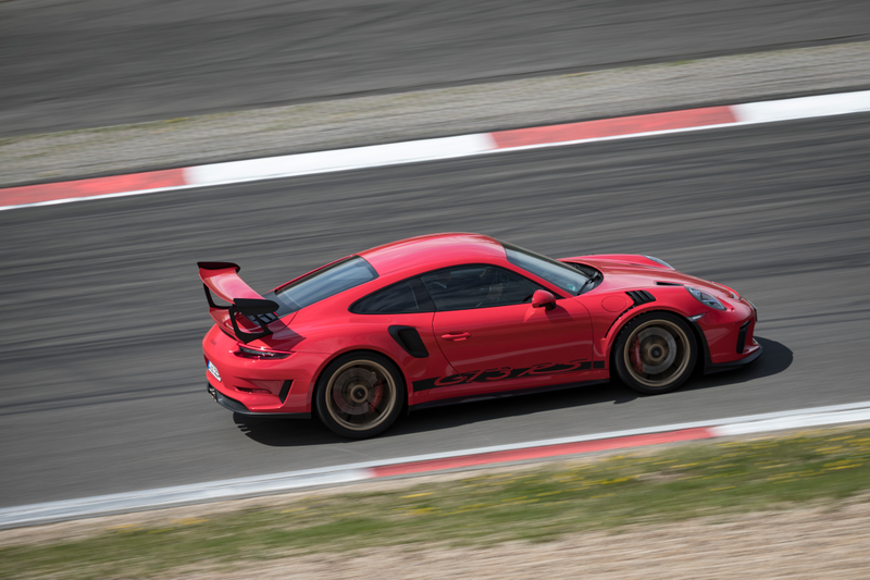 Illustration for article titled Put These Very Good 2019 Porsche 911 GT3 RS Photos In Your Life